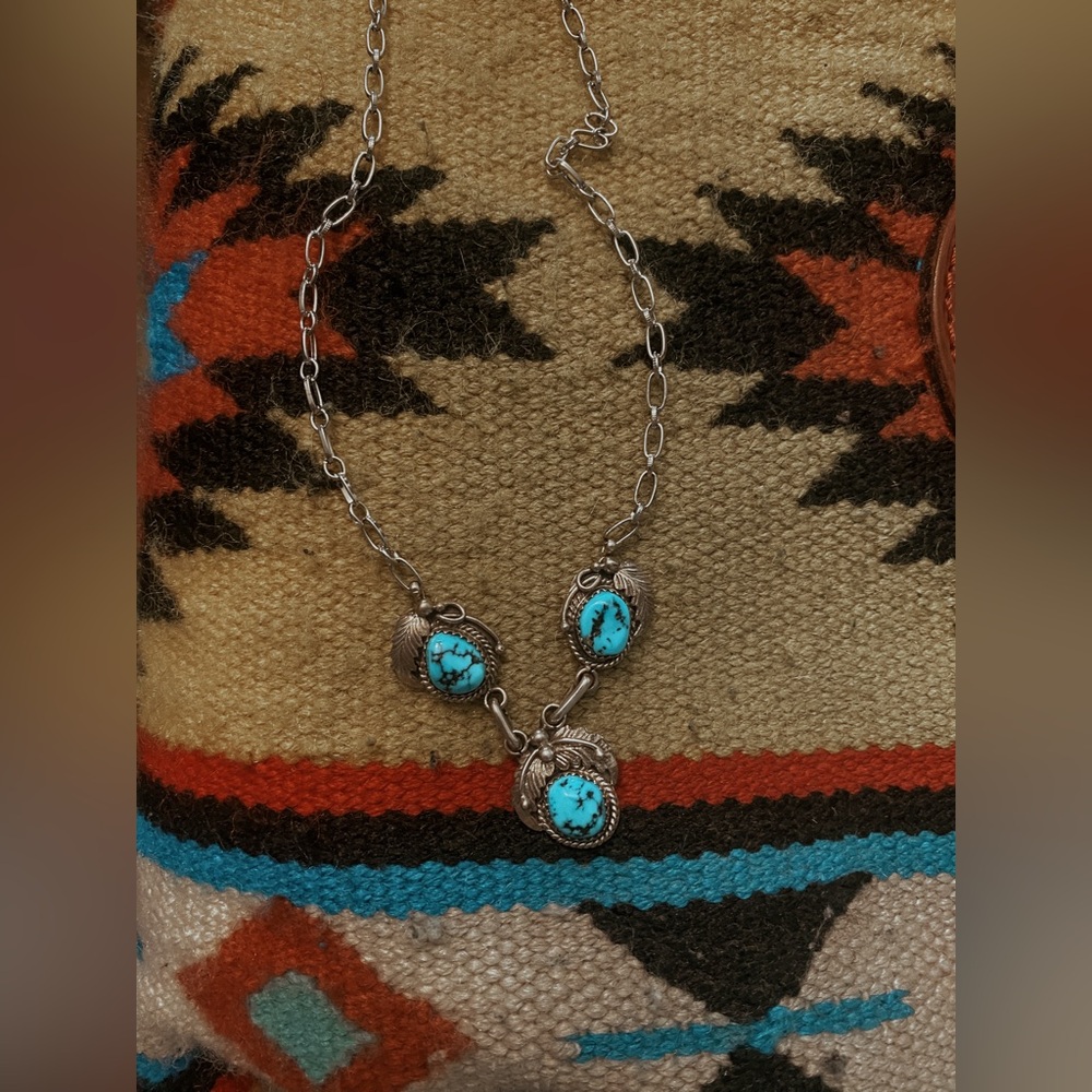 Authentic Native American made turquoise necklace 🪶